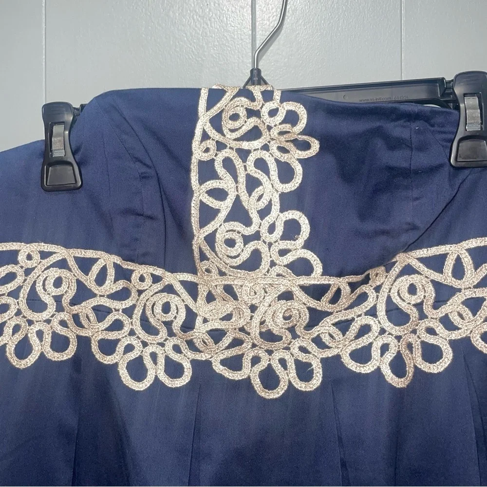 Lilly Pulizter Strapless Navy Dress with Gold Detail Trim Size 4 - Picture 2 of 5